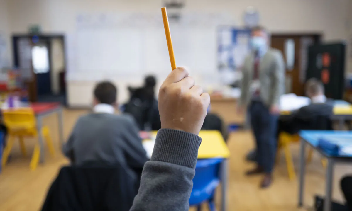 One of the most common sayings in faculties of education is that a teacher should be a “guide on the side” rather than a “sage on the stage.” However, it’s hard to stay in control of a classroom filled with rambunctious students when you relegate yourself to the role of guide. (Matthew Horwood/Getty Images)
