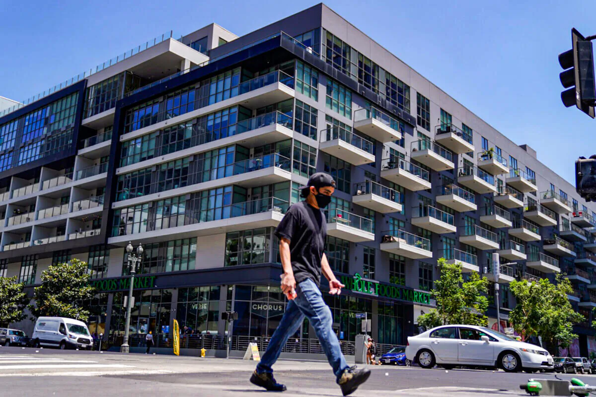 An apartment complex in downtown Los Angeles at Eighth street and Grand avenue in Los Angeles, Calif., on Aug. 6, 2020. (Kent Nishimura/Los Angeles Times/TNS)