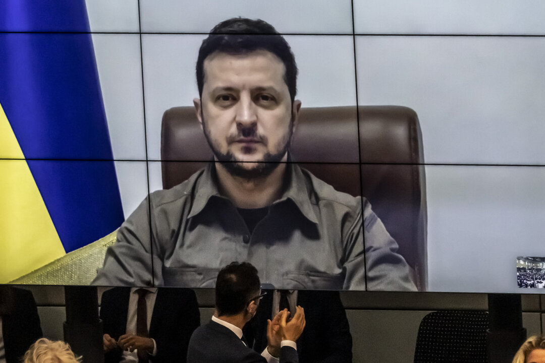 Ukraine Unlikely to Take Back Crimea–Donbass Corridor Through Military Means: Zelenskyy