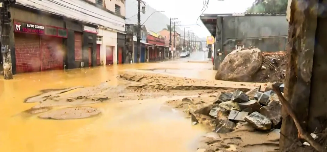 Heavy Rains in a mountainous region of Rio de Janeiro, on March 21, 2022. (Screenshot/TV record /AP via Epoch Times) 