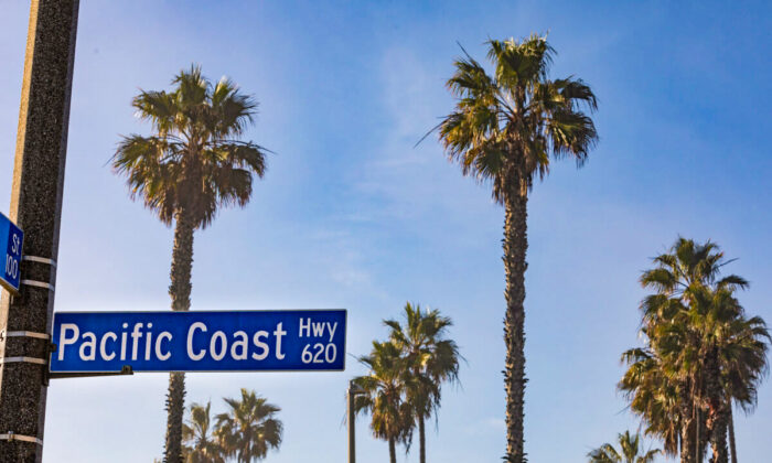 Pacific Coast Highway in Huntington Beach, Calif., on Jan. 6, 2021. (John Fredricks/The Epoch Times)