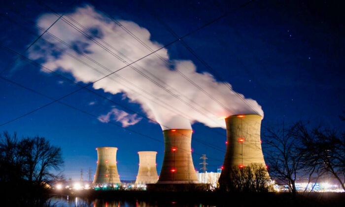 The Three Mile Island Nuclear Plant is seen in Middletown, Pa., on March 28, 2011. (Jeff Fusco/Getty Images)