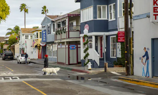 Newport Beach Advances Ban on Fractional Homeownerships in Residential Areas