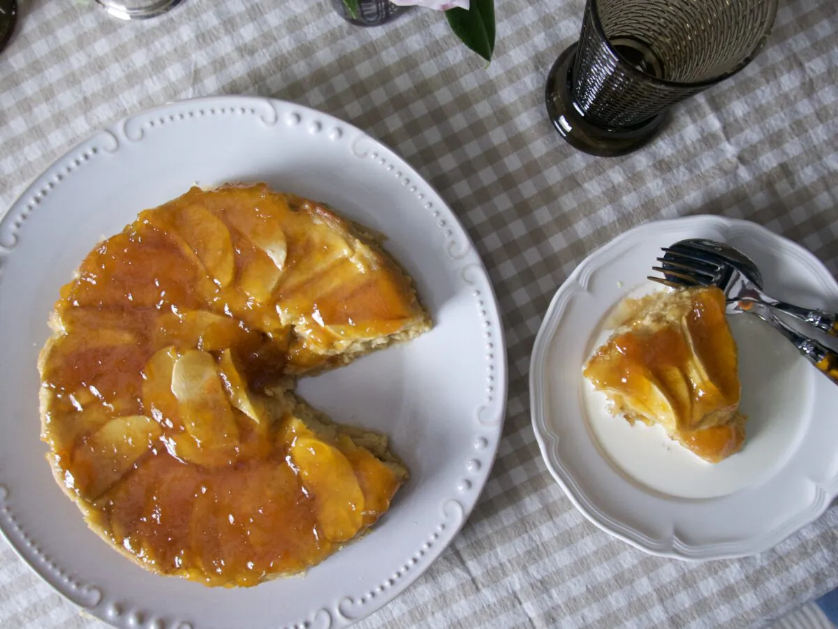 This easy but impressive apple tart has two secret weapons: a blender and a jar of marmalade. (Victoria de la Maza)