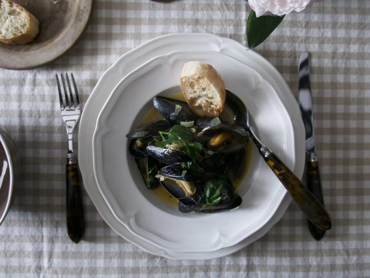 Everyone likes eating with their fingers, and mussels are a fun way to do so—while minding your manners. (Victoria de la Maza)