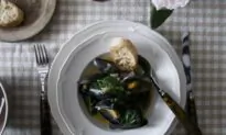 Saffron-Steamed Mussels