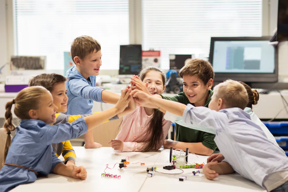 Learning is more than just watching a screen, or interacting with others thru a screen. Sometimes, a screen can get in the way of certain kinds of learning. (Shutterstock)