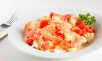 Greek Shrimp and Orzo Salad With Cherry Tomatoes