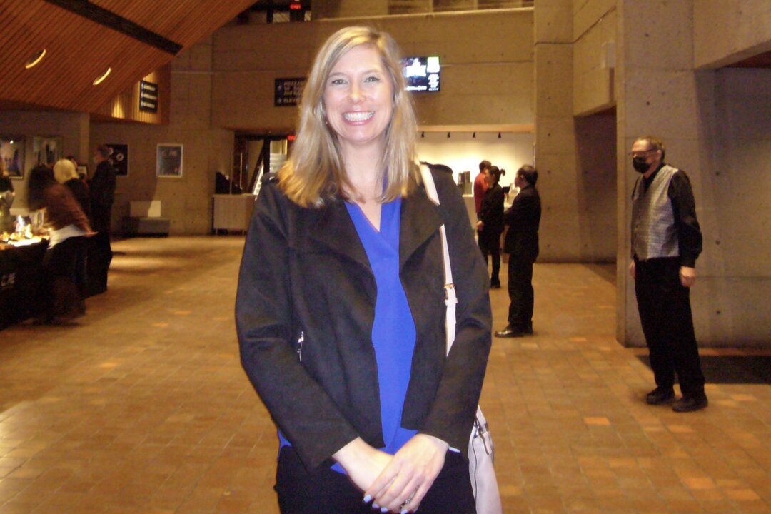 Amy Swanson at the Shen Yun Performing Arts performance at FirstOntario Concert Hall in Hamilton, Ontario, on March 23, 2022. (NTD)