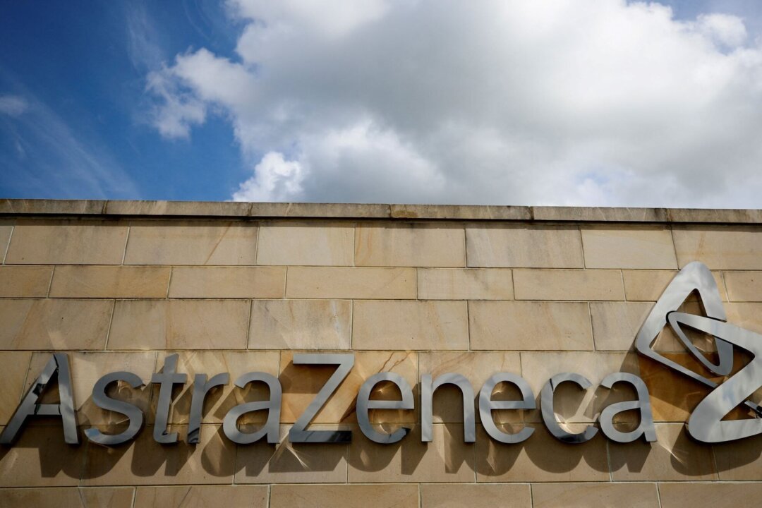 FDA Panel Backs Restricted Use of AstraZeneca’s Prostate Cancer Drug