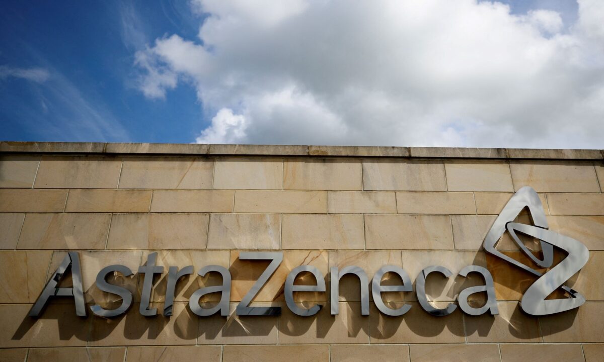 NextImg:FDA Panel Backs Restricted Use of AstraZeneca's Prostate Cancer Drug