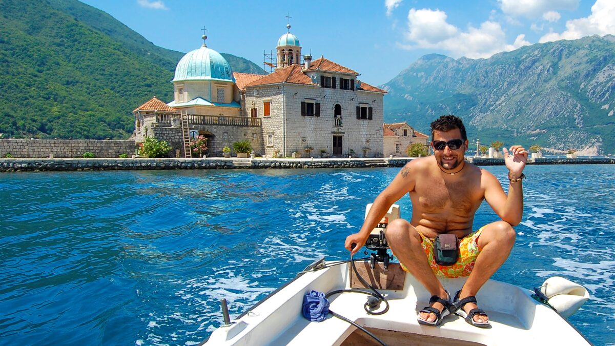 Visiting the island church by boat. (Courtesy to Rick Steves, Rick Steves' Europ)