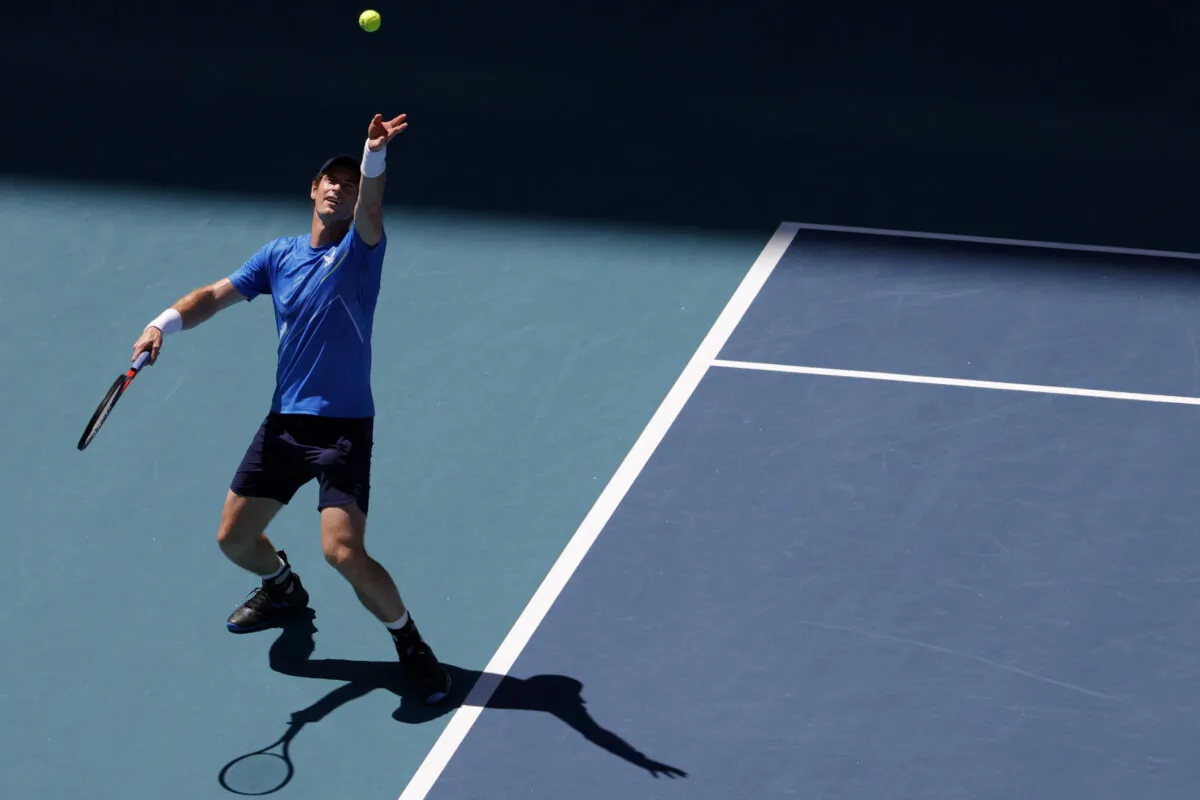 Andy Murray (GBR) serves against Daniil Medvedev (not pictured) in a second round men's singles match in the Miami Open at Hard Rock Stadium in Miami Gardens, Fla., on March 26, 2022. (Geoff Burke/USA TODAY Sports via Reuters)