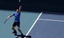 Medvedev Eases Past Twice Winner Murray at Miami Open