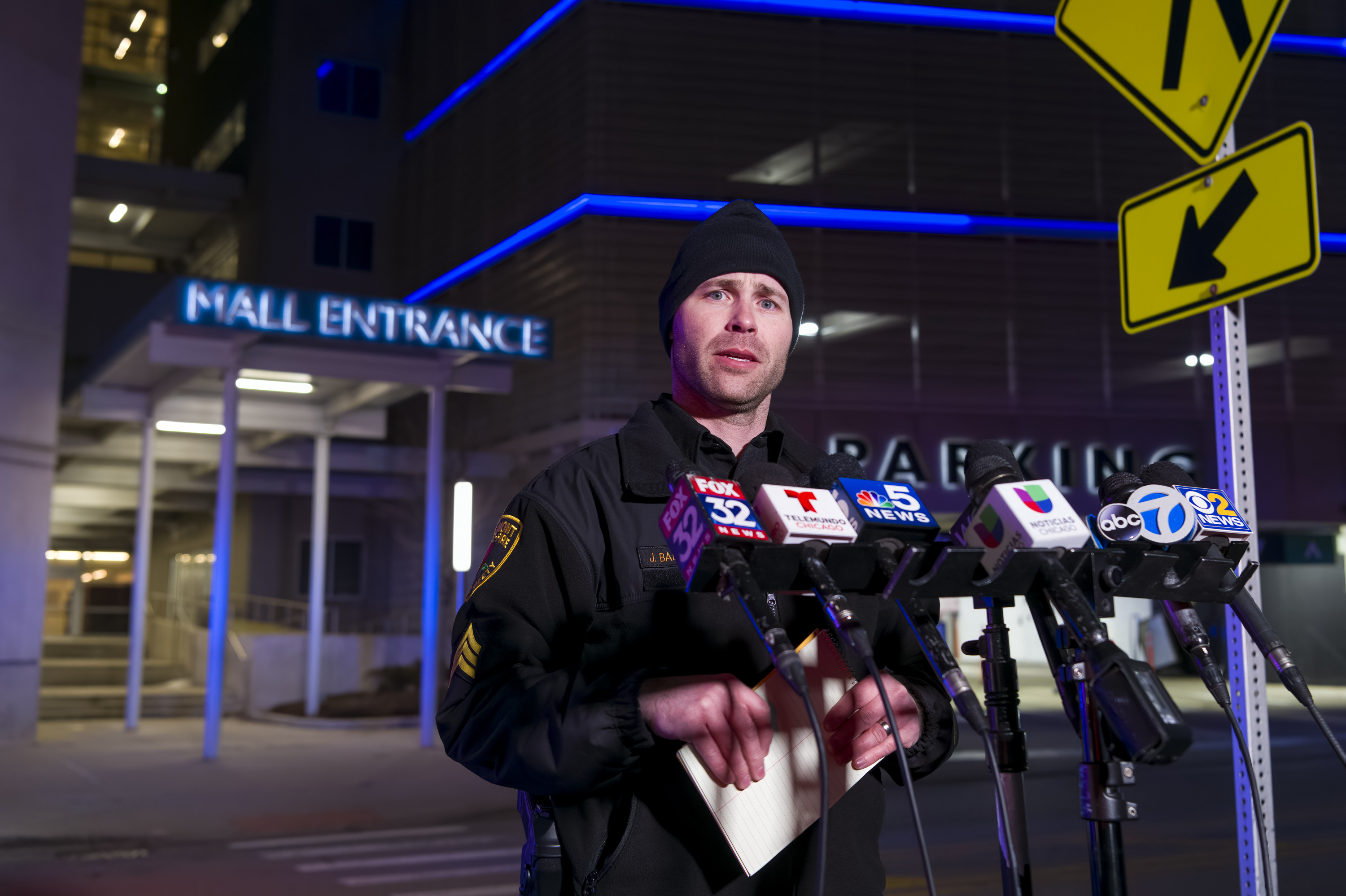 Shooting at Suburban Chicago Shopping Mall Kills 1, Wounds 2 - Vimarsana News