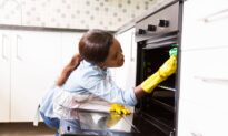 Why Oven Cleaners Are Bad for Your Health
