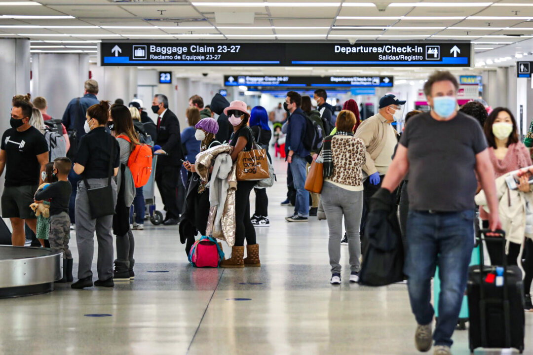 309 Pilots and Flight Attendants Ask Court to Declare TSA Mask Rule Permanently Illegal