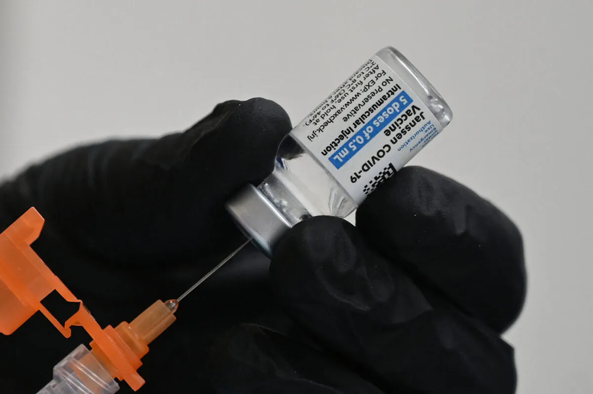 A nurse fills a syringe with Johnson & Johnson's Janssen COVID-19 vaccine at a clinic in Pasadena, Calif. on Aug. 19, 2021. (Robyn Beck/AFP via Getty Images)