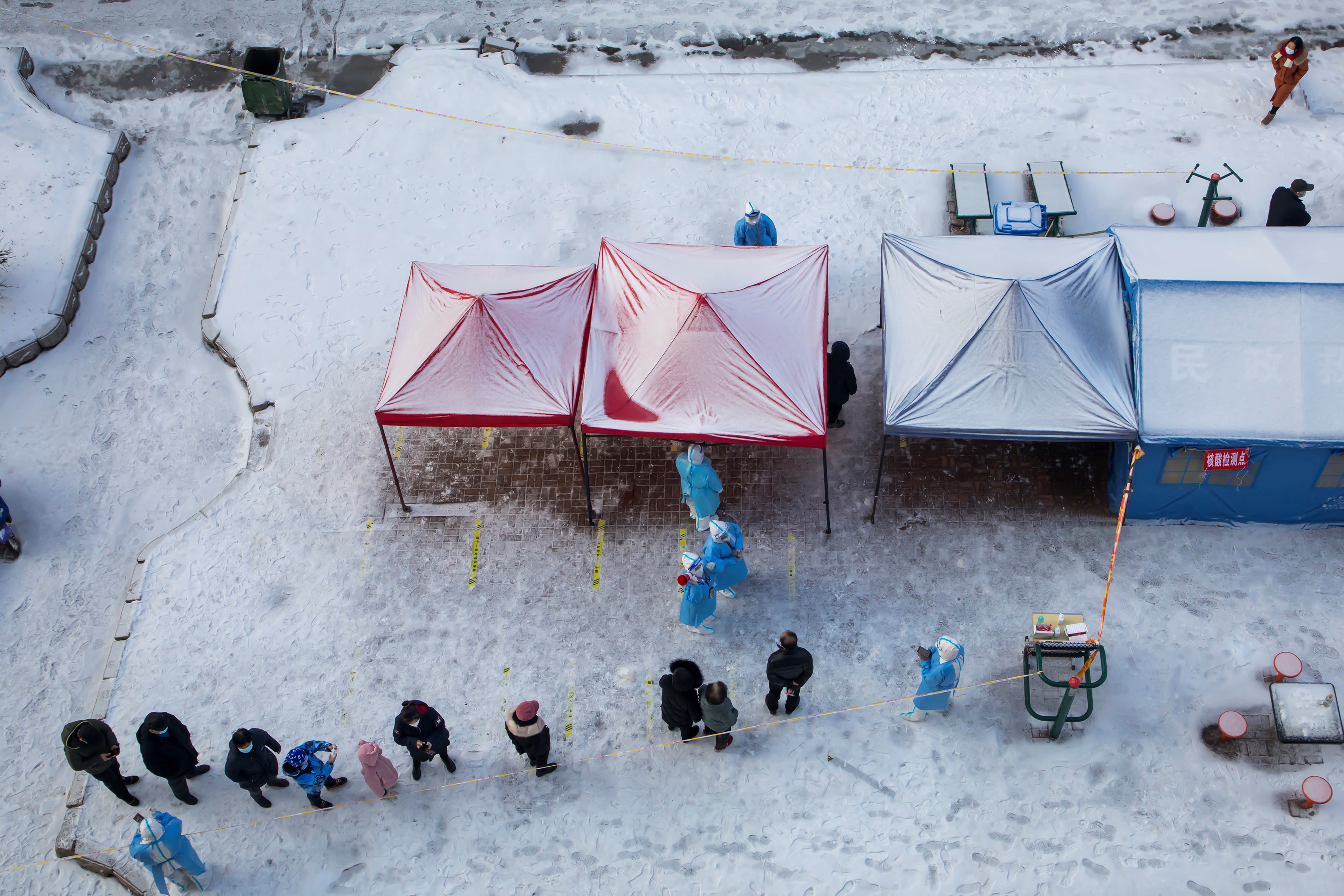 Hundreds of Migrant Workers Constructing Makeshift Hospitals in China Are Diagnosed With COVID-19 - Vimarsana News