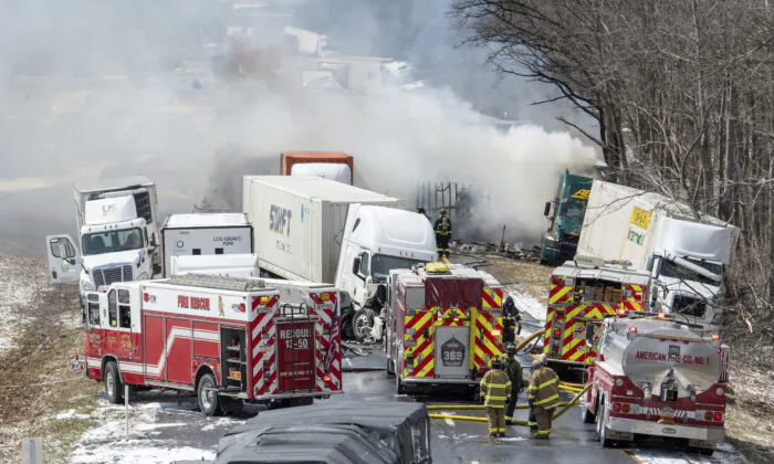 3 Dead In Snowy Pileup Of Dozens Of Vehicles In Pennsylvania