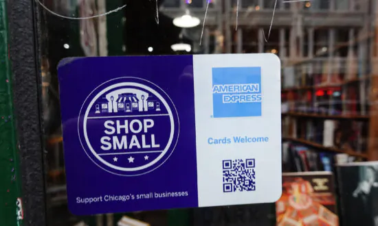 4 Things You Should Consider Before Getting a Business Credit Card