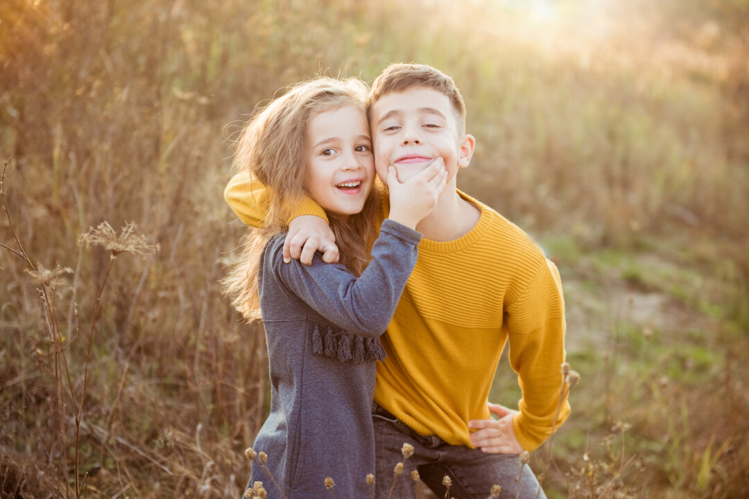 One of the greatest benefits of homeschooling, Sarah Miller found, was the bonding between siblings. (Iren_Geo/Shutterstock)