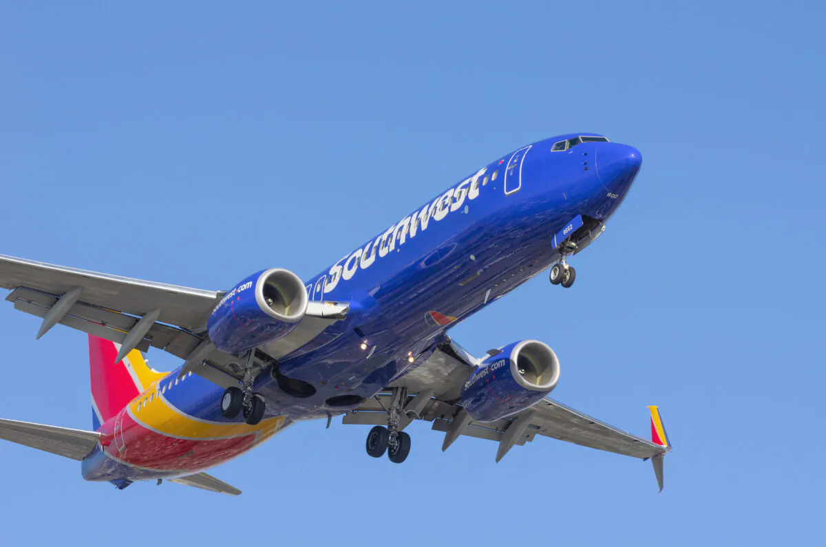 Southwest Airlines Boeing 737 approaching the Los Angeles International Airport for landing. (Dreamstime)