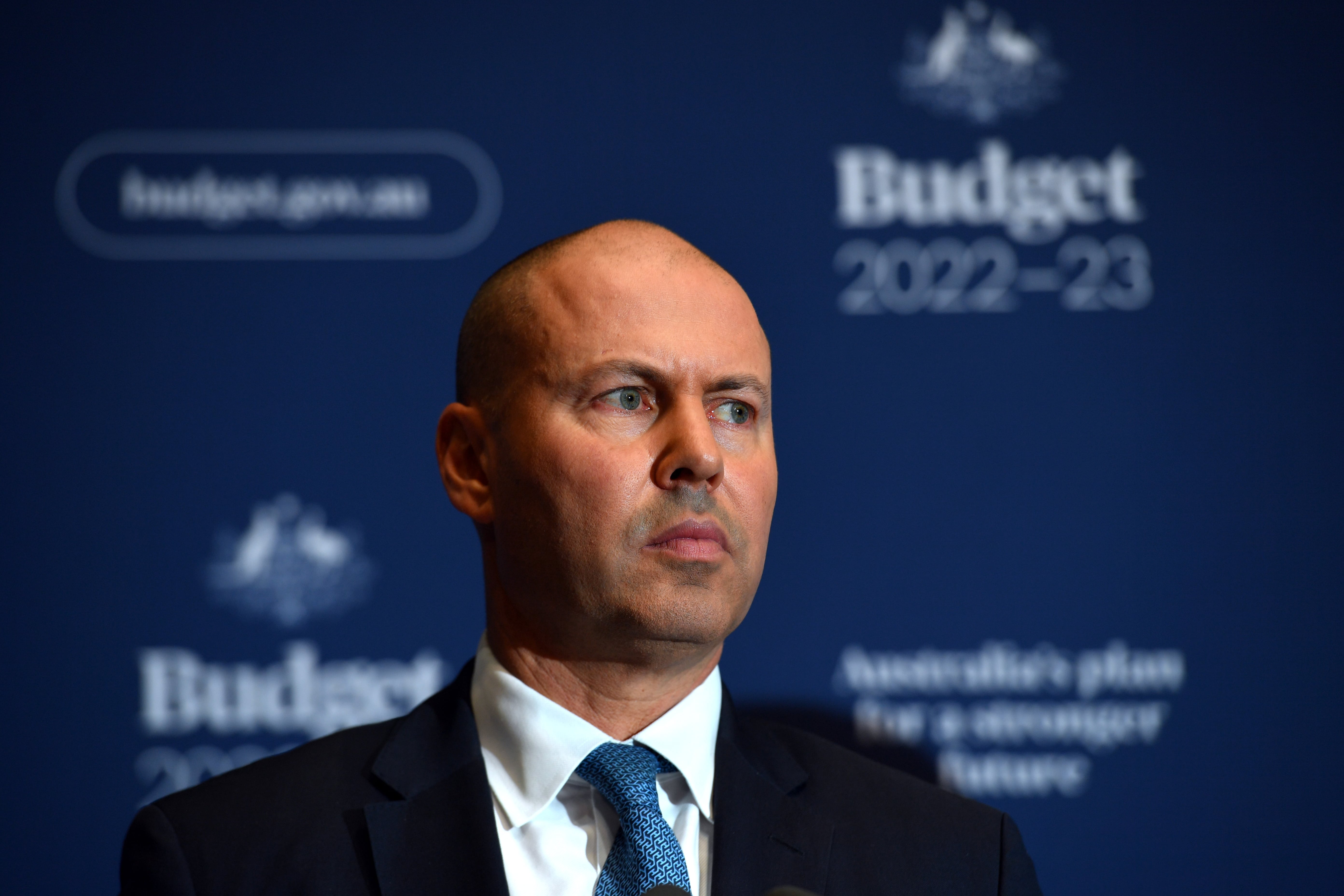 Australians to get Tax Cuts and Cash Handouts to Relieve Cost of Living - Vimarsana News