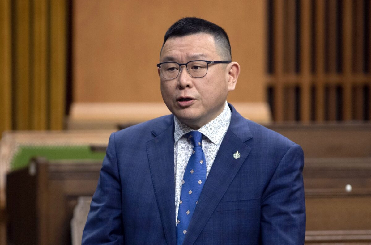 Senator Apologizes for Accusing Former MP Kenny Chiu of 'Lying' About Falling Prey to Disinformation Campaign - Vimarsana News