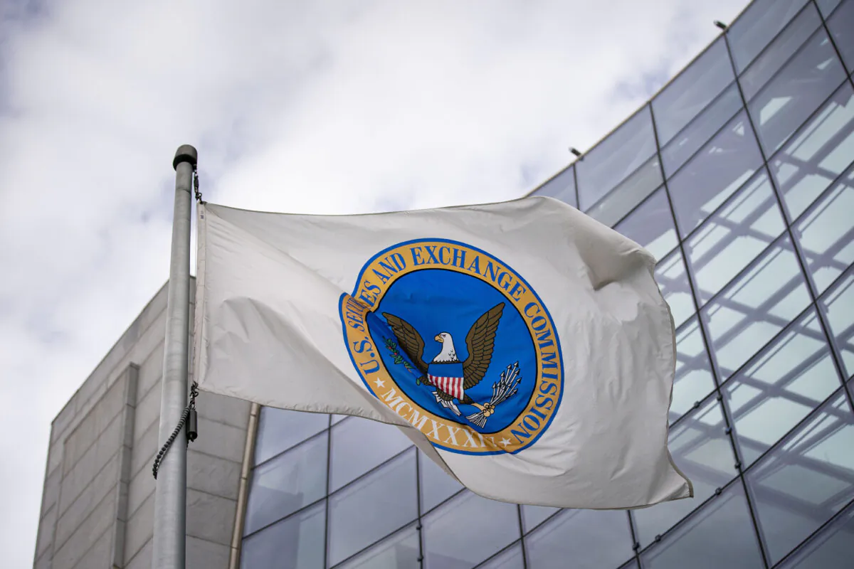 A flag outside the U.S. Securities and Exchange Commission headquarters in Washington on Feb. 23, 2022. (Al Drago/Bloomberg via Getty Images)