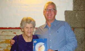 ‘I’m Leaving Feeling a Lot Wiser’: Branch Manager Says After Watching Shen Yun
