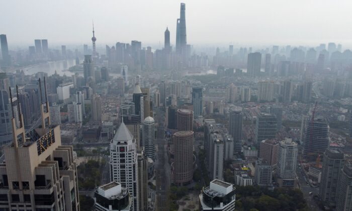 2022 年 3 月 30 日，上海陆家嘴金融区鸟瞰图。（Aly Song/路透社）