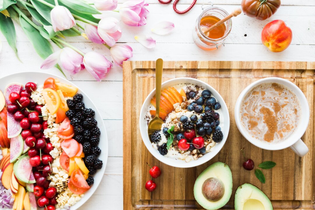 Mediterranean diet: a diet that’s super healthy and full of delicious foods like fruits, vegetables, wild fatty fish, olive oil, nuts, and seeds.(Brooke Lark /Unsplash)