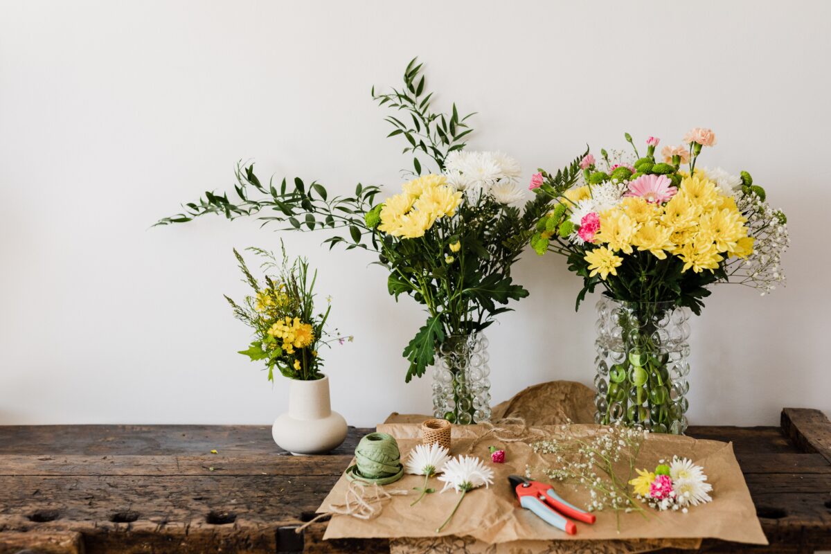 Flower arranging is one craft that can feed your creative side and bring nature—and a burst of joy—indoors. (Karolina Grabowska/Pexels)