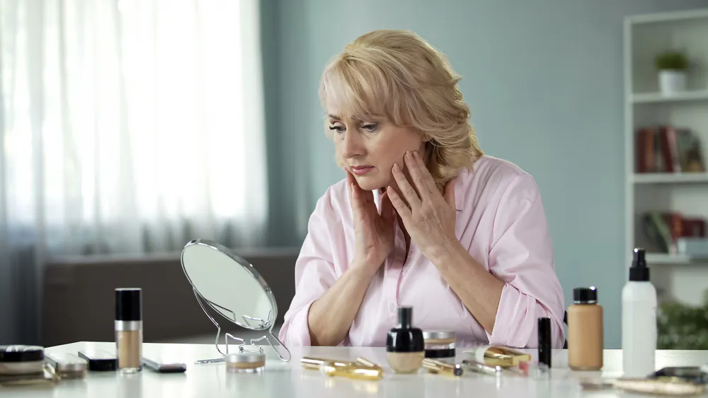 Recent studies have discovered that many cosmetics, even "green and cruelty free" products are testing positive to toxins. (Shutterstock)