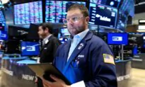 Global Stocks Slide as US Inflation Data Expected to Be ‘Extraordinarily Elevated’