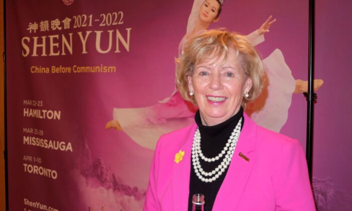 Current, Former Canadian Lawmakers Marvel at Shen Yun