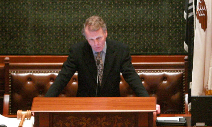 Speaker of the House Michael Madigan presides over The Illinois House of Representatives in Springfield, Ill., on Jan. 9, 2009. (Scott Olson/Getty Images)