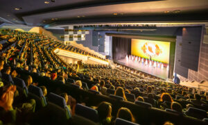 Shen Yun Touches and Inspires Packed Birmingham Audience