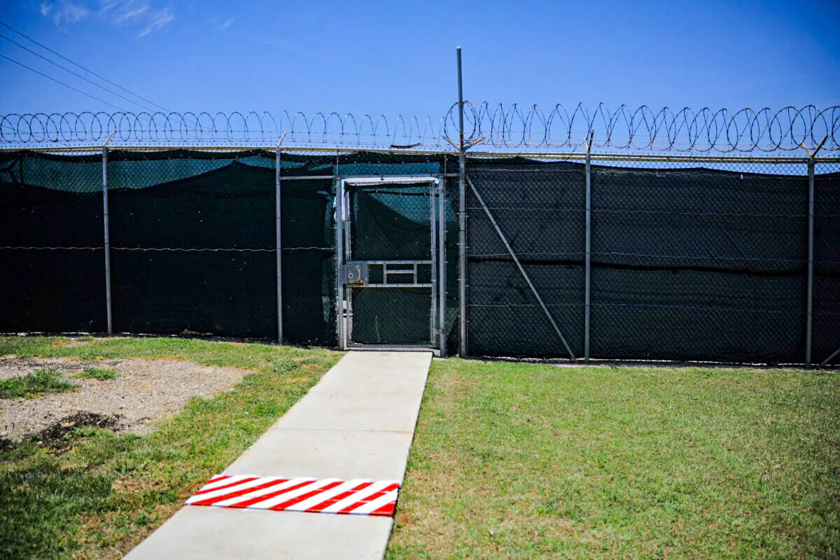 An exit door where released detainees are turned over to the countries that have agreed to accept them is seen at the Guantanamo Bay U.S. Naval Base, Cuba, on June 3, 2017. (Carlos Barria/Reuters, File Photo)