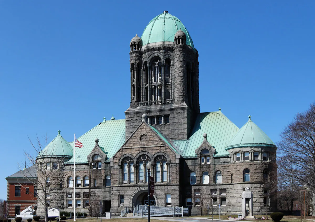 Bristol County Superior Courthouse, Taunton, Massachusetts, March 23, 2008. Photo by Marc N. Belanger (public domain)
