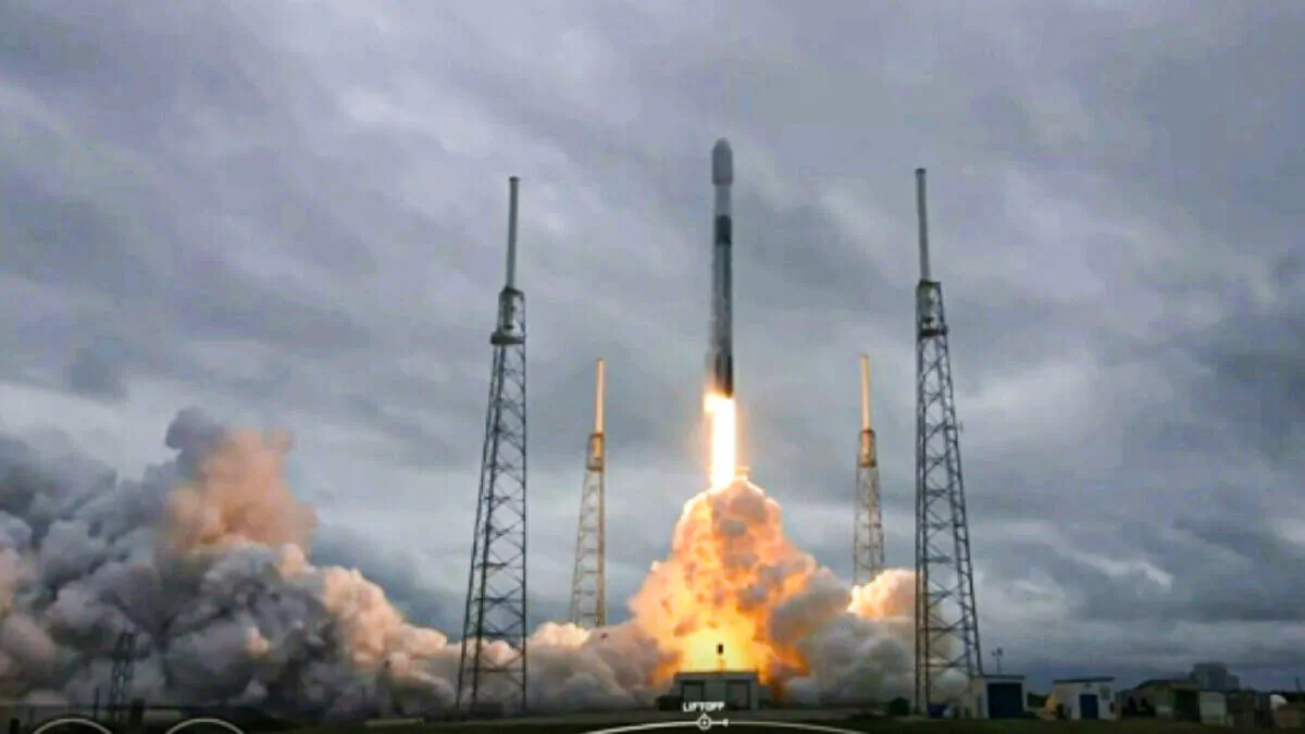 SpaceX's Falcon 9 rocket launched from Cape Canaveral, Fla., on April 1, 2022. (AP/Screenshot via The Epoch Times)