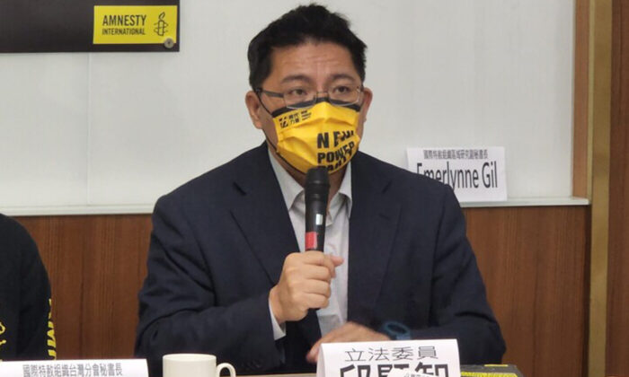 台湾立法会议员邱显之。  （邱贤治提供）
