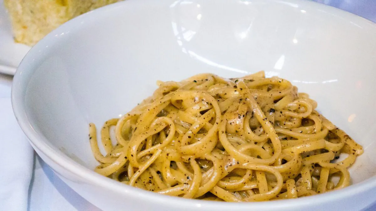 Cacio e pepe (Courtesy of Jacqui Wedewer/The Daily Meal)
