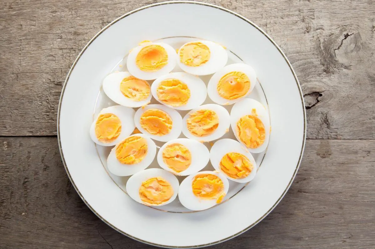 Hard-boiled eggs. (WIN12_ET/Shutterstock)