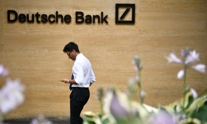 Another Major Bank's Stocks Plummet, Escalating Fears of Global Banking Crisis