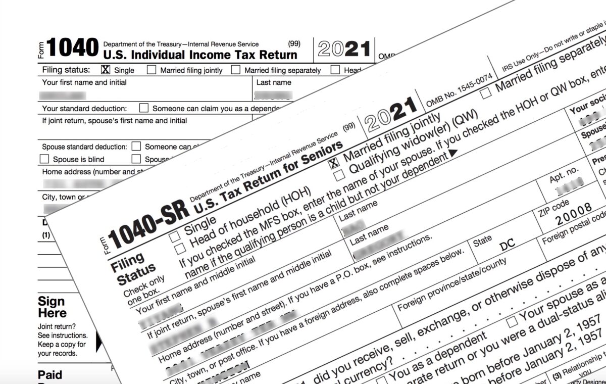 Tax Return forms. (The Epoch Times)