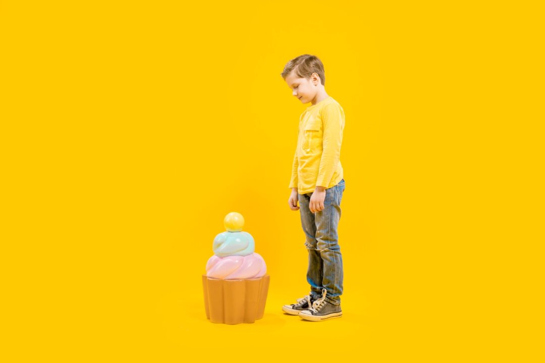 Some schools are all but forcing parents to send their children to school with processed foods for classroom celebrations—and that needs to change.(Anton Watman/Shutterstock)