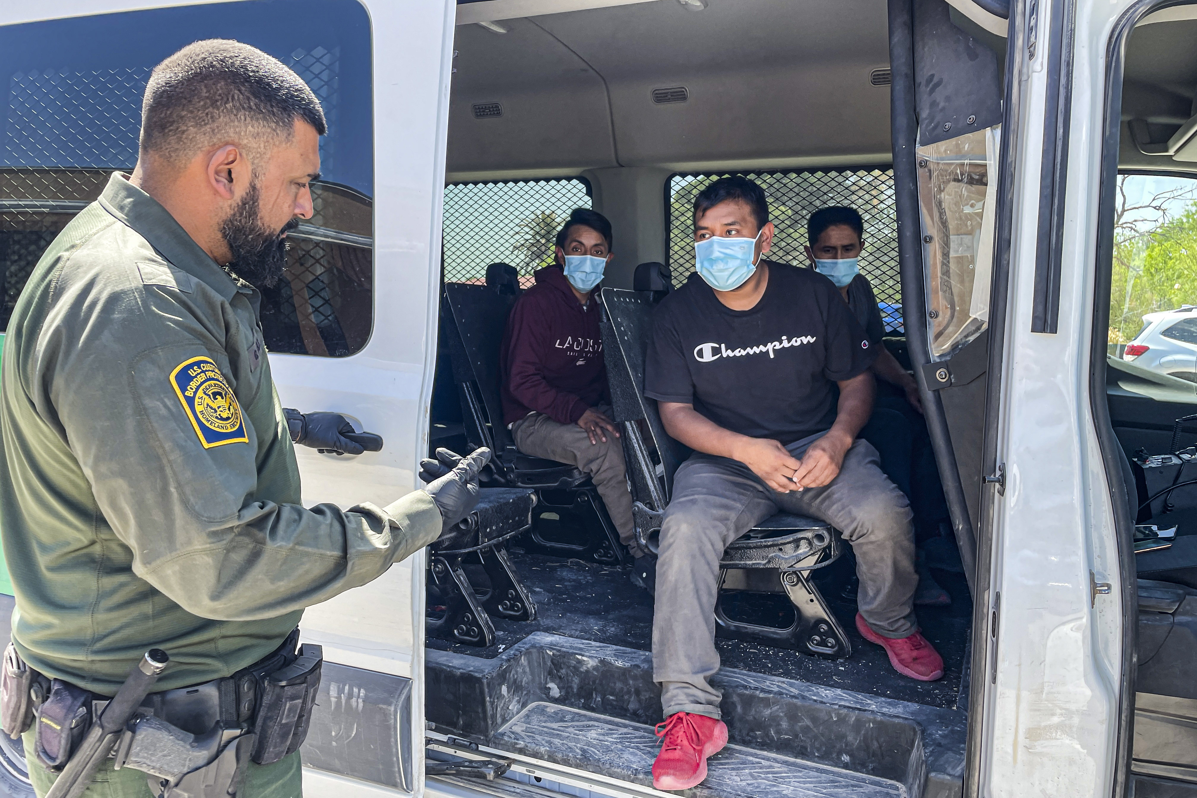 US to Release Up to 600,000 Illegal Immigrants in Coming Months - Vimarsana News