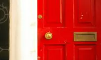 US Mortgage Applications Decline as Interest Rates Hit 12-Year High